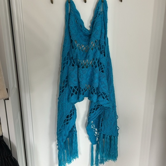 Vibrant Oversized unique Blue Knit Scarf - Picture 9 of 9